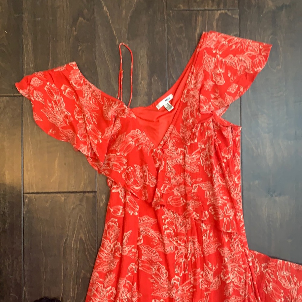 Off the shoulder Maxi dress with side slit.